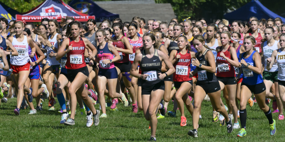 start of the Open Girls race start of the Open Girls race